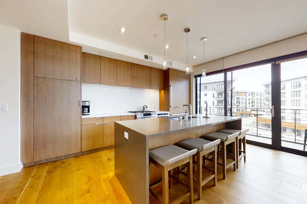 All-Suite Ski-In,Ski-Out Haven with Lavish Interior, Heated Pool & 2 Hot Tubs