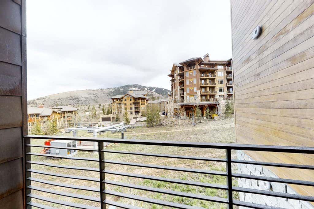 All-Suite Ski-In,Ski-Out Haven with Lavish Interior, Heated Pool & 2 Hot Tubs