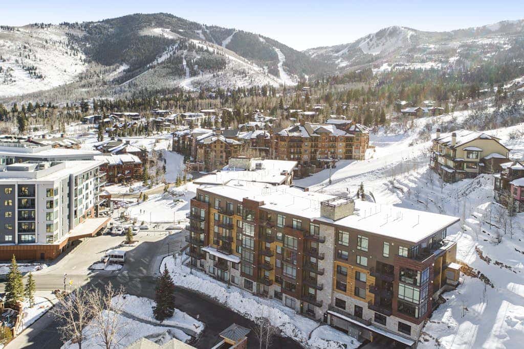 All-Suite Ski-In,Ski-Out Haven with Lavish Interior, Heated Pool & 2 Hot Tubs