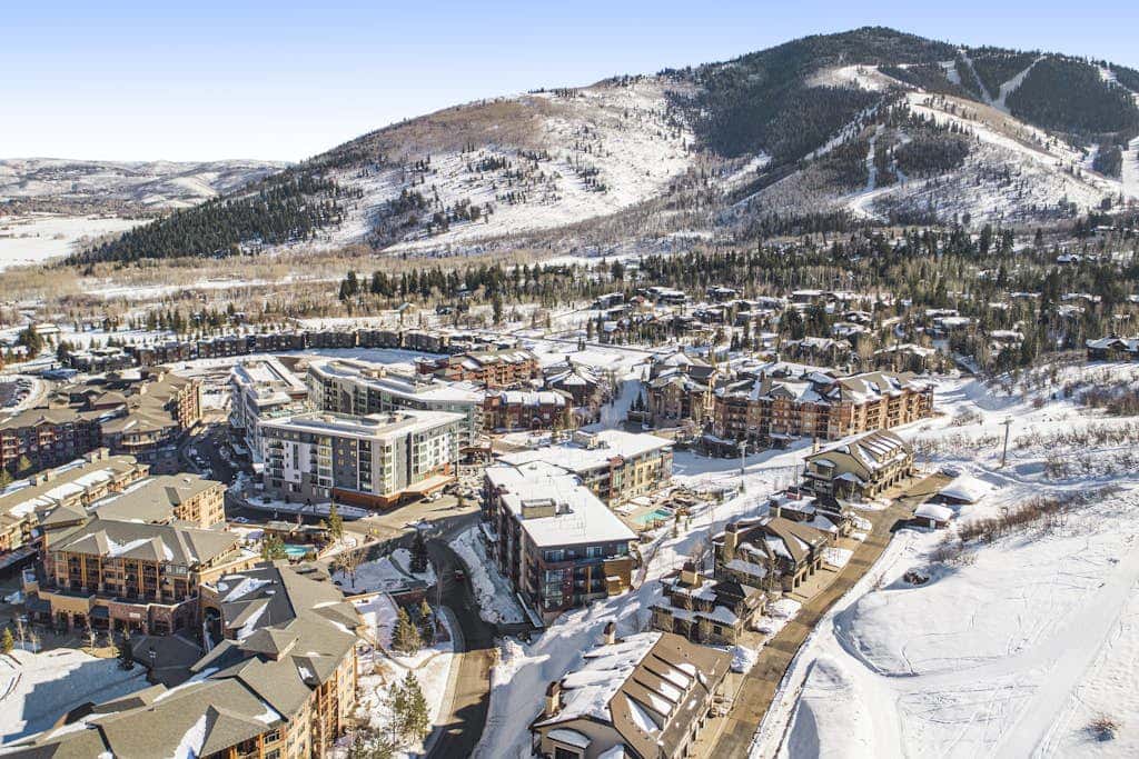 All-Suite Ski-In,Ski-Out Haven with Lavish Interior, Heated Pool & 2 Hot Tubs