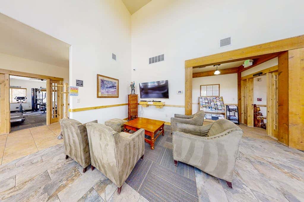 Bear Hollow Village Townhouse with  Community Pool - Ski the Slopes