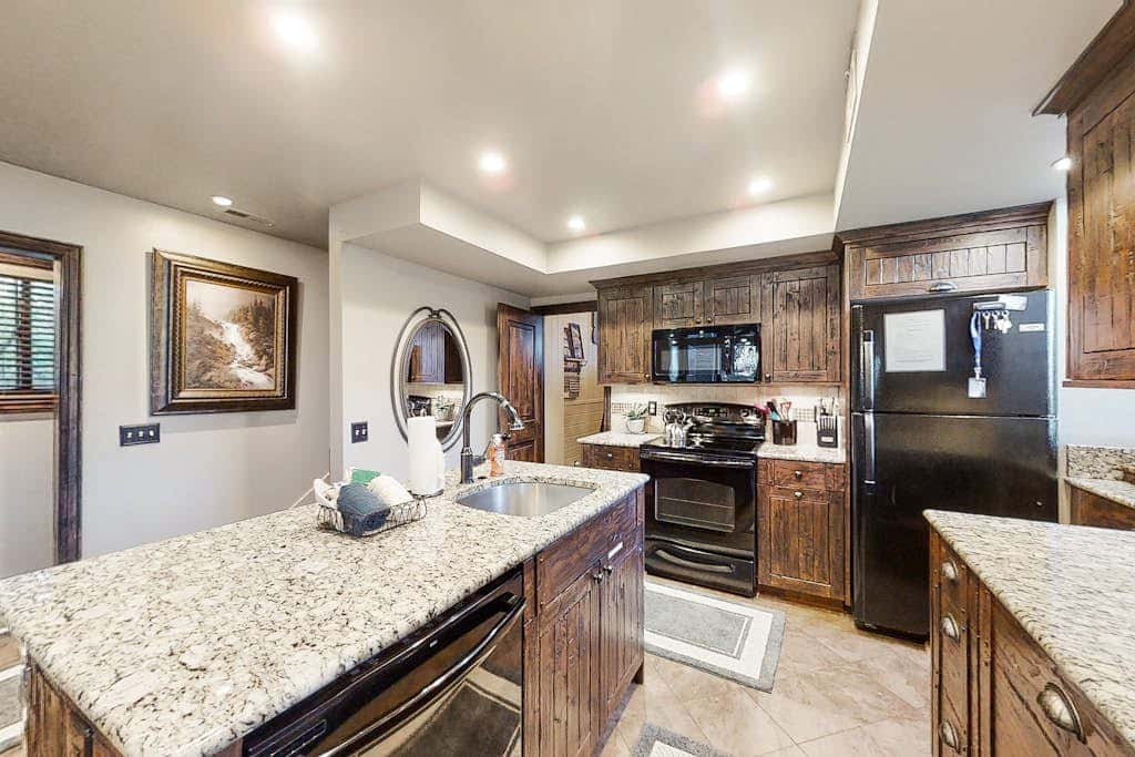 At the Base of Canyons Resort Spacious and Spectacular - Sleeps 10