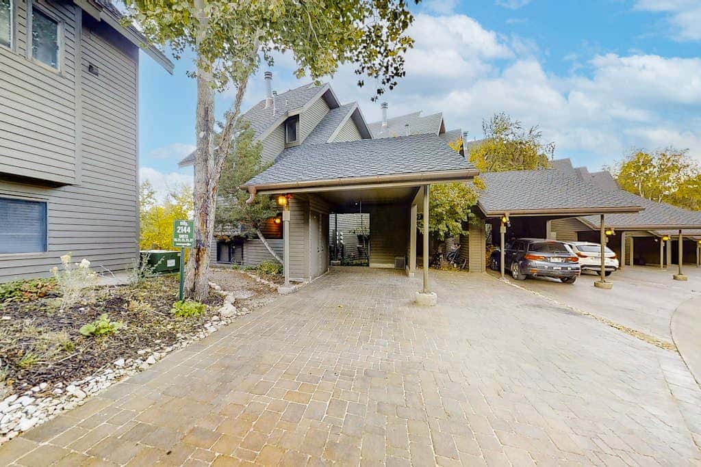 At the Base of Canyons Resort Spacious and Spectacular - Sleeps 10