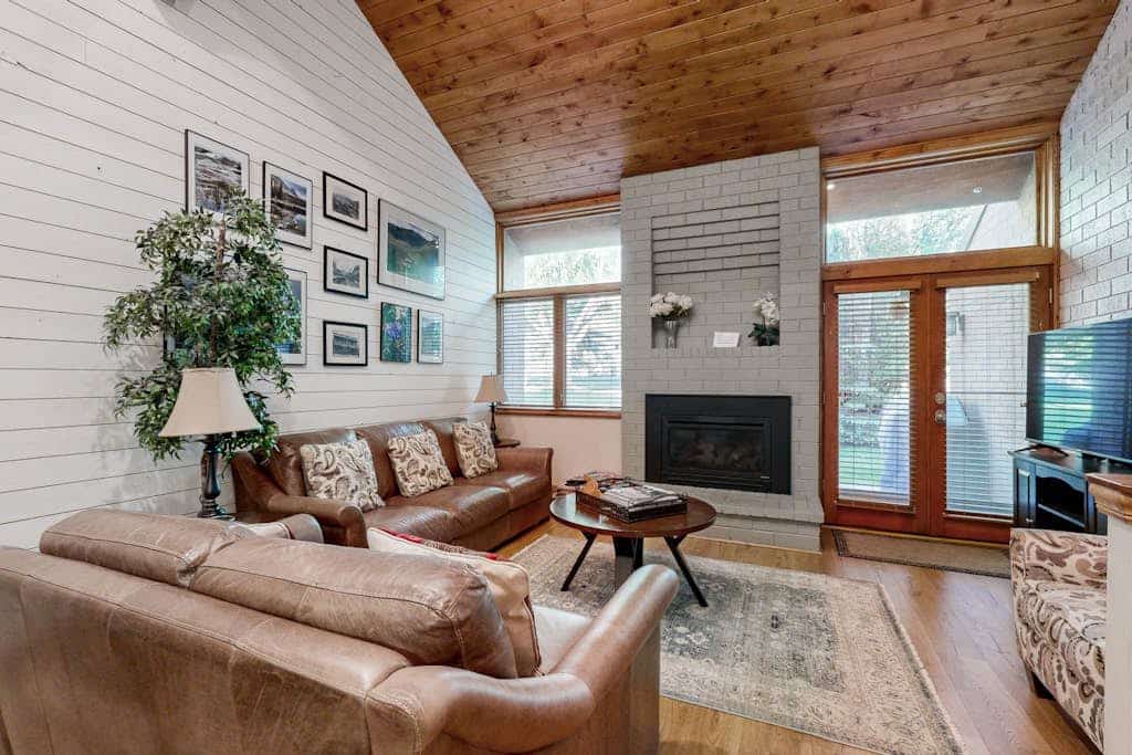 All-Season Escape - Heated Pool , Hot Tub, Pickle B - Stroll to Lifts