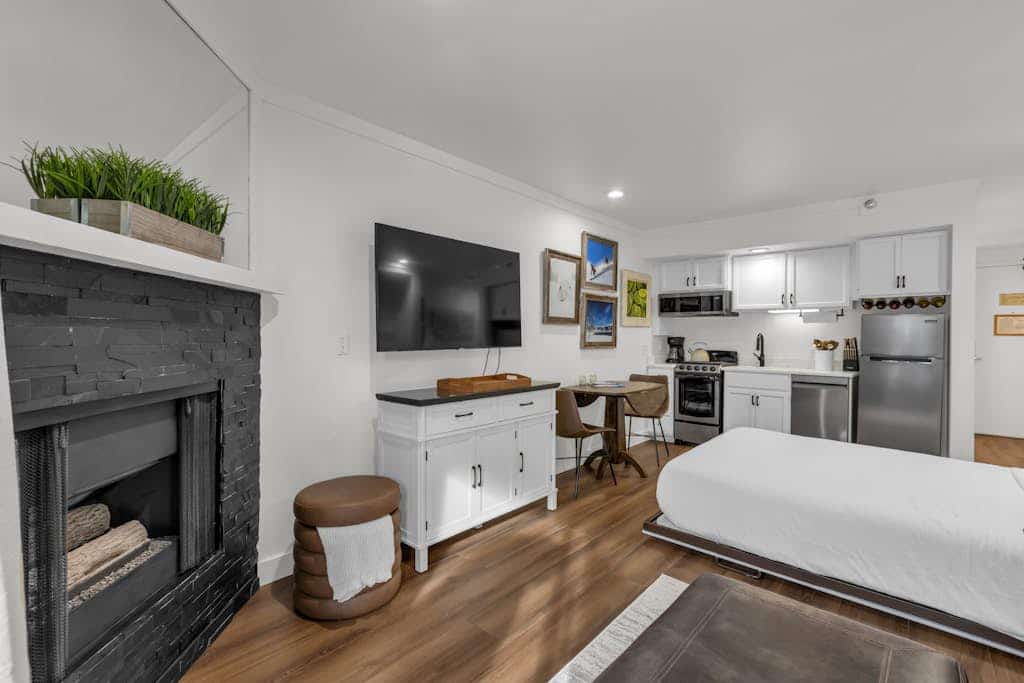Ski-in - ski-out condo with fireplace, pool, hot tub & sauna - walk to eateries