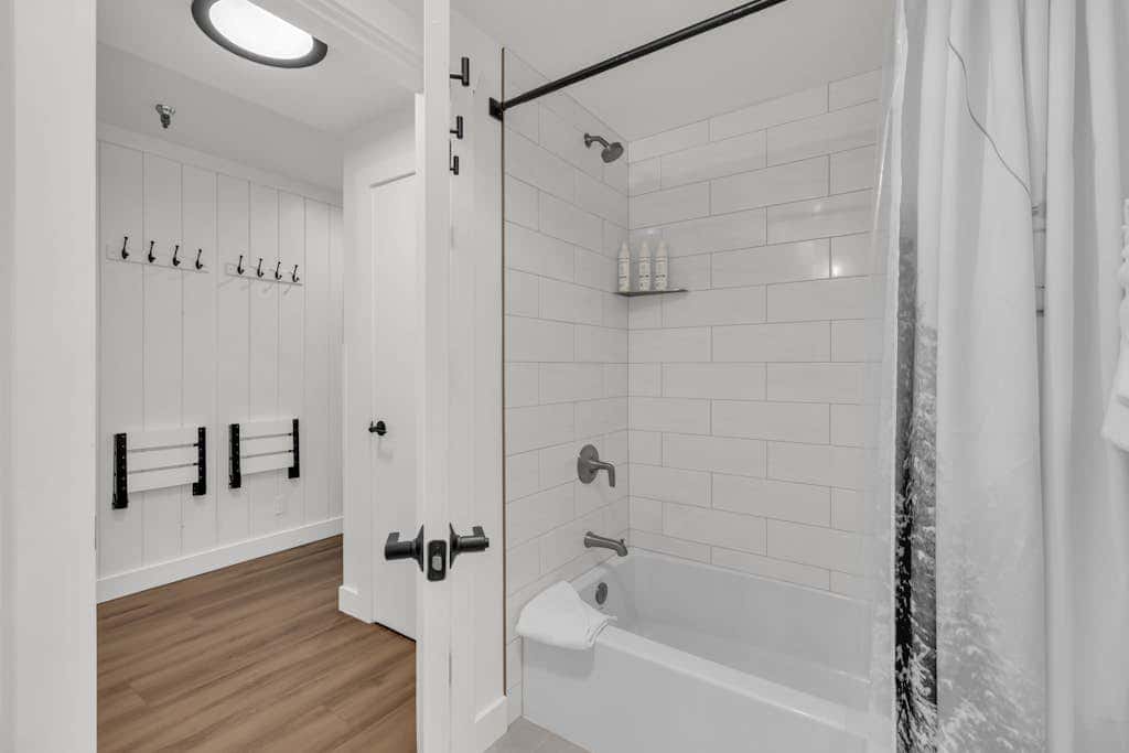 Ski-in - ski-out condo with fireplace, pool, hot tub & sauna - walk to eateries
