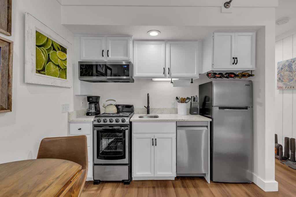 Ski-in - ski-out condo with fireplace, pool, hot tub & sauna - walk to eateries