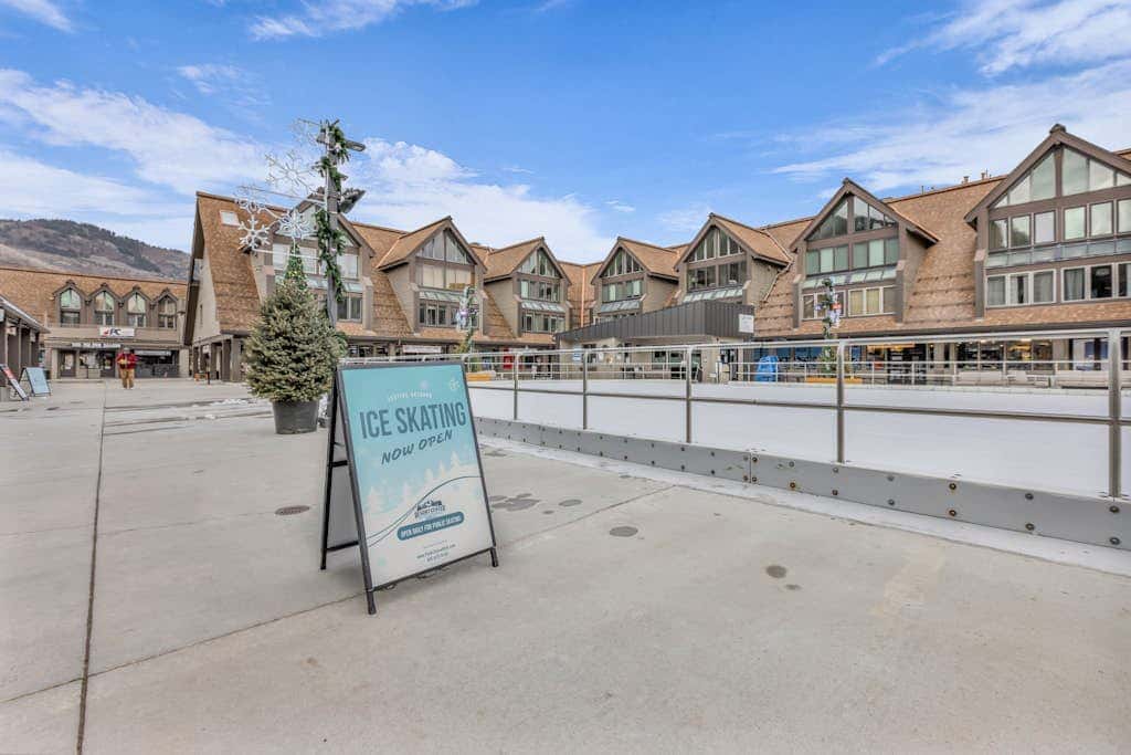 Ski-in - ski-out condo with fireplace, pool, hot tub & sauna - walk to eateries