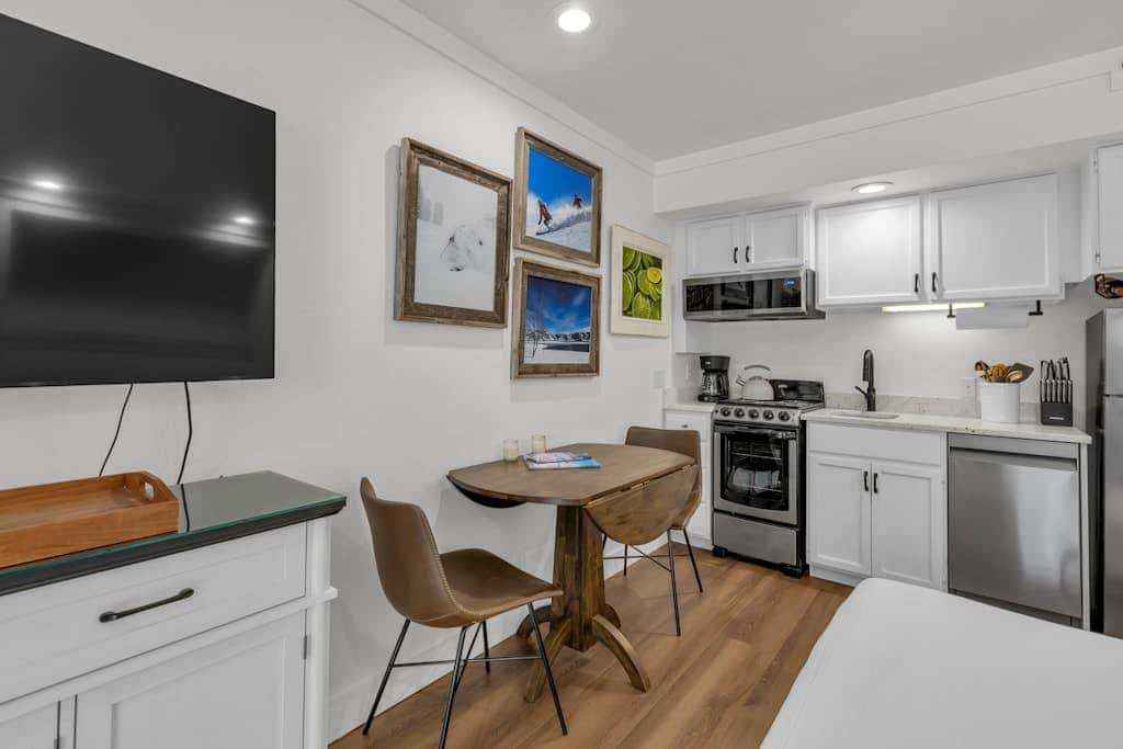 Ski-in - ski-out condo with fireplace, pool, hot tub & sauna - walk to eateries