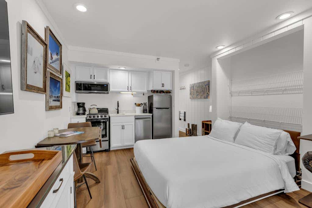 Ski-in - ski-out condo with fireplace, pool, hot tub & sauna - walk to eateries