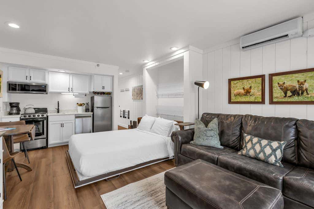 Ski-in - ski-out condo with fireplace, pool, hot tub & sauna - walk to eateries