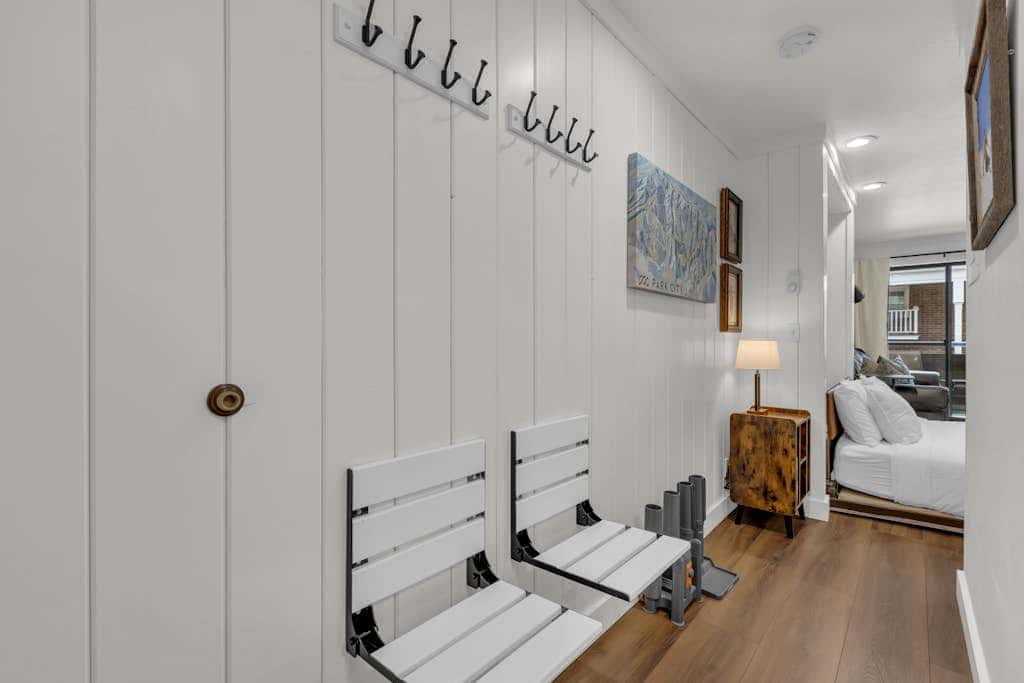 Ski-in - ski-out condo with fireplace, pool, hot tub & sauna - walk to eateries