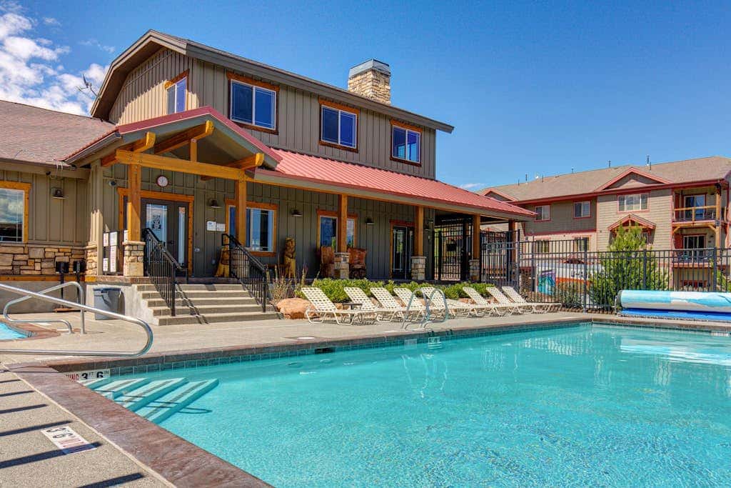 Bear Hollow Townhome with Private Hot Tub & EV Charger