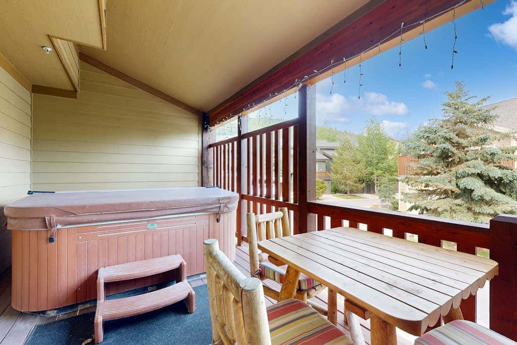 Bear Hollow Townhome with Private Hot Tub & EV Charger