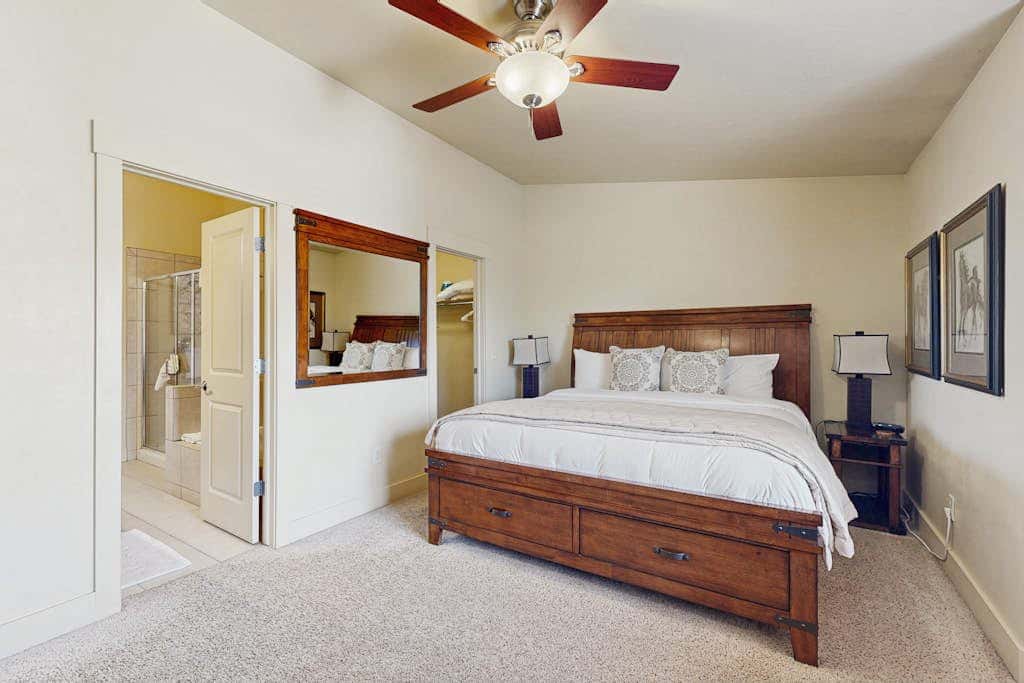 Bear Hollow Townhome with Private Hot Tub & EV Charger
