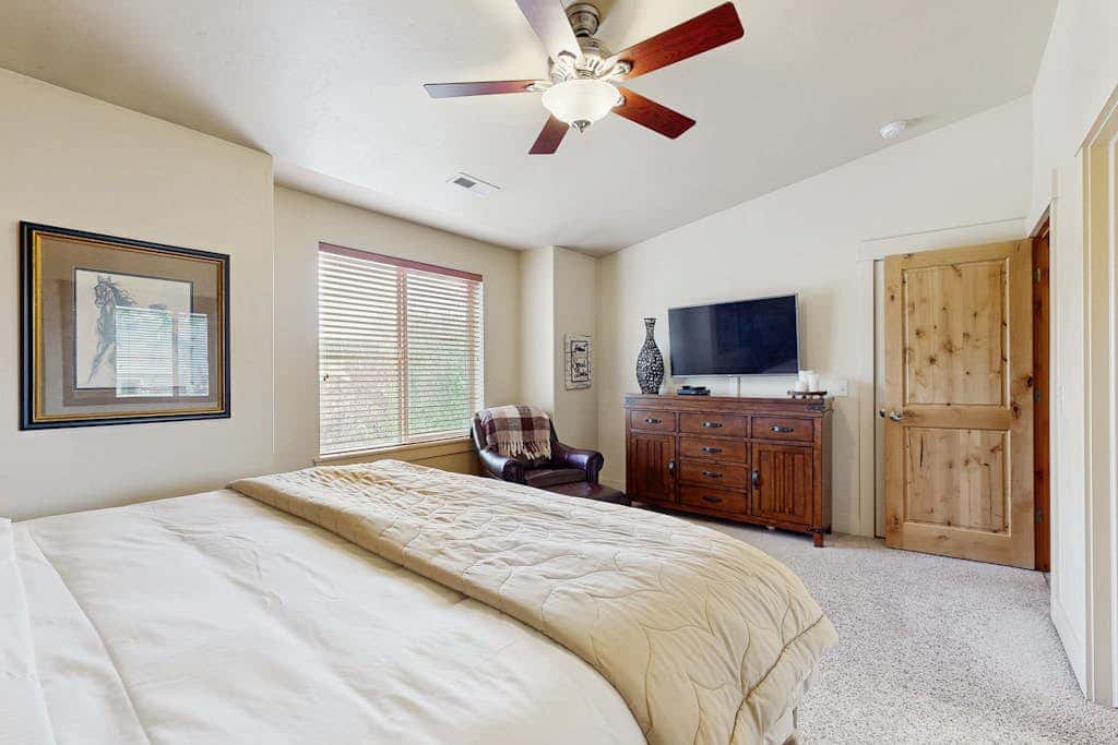 Bear Hollow Townhome with Private Hot Tub & EV Charger