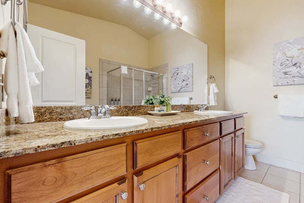 Bear Hollow Townhome with Private Hot Tub & EV Charger