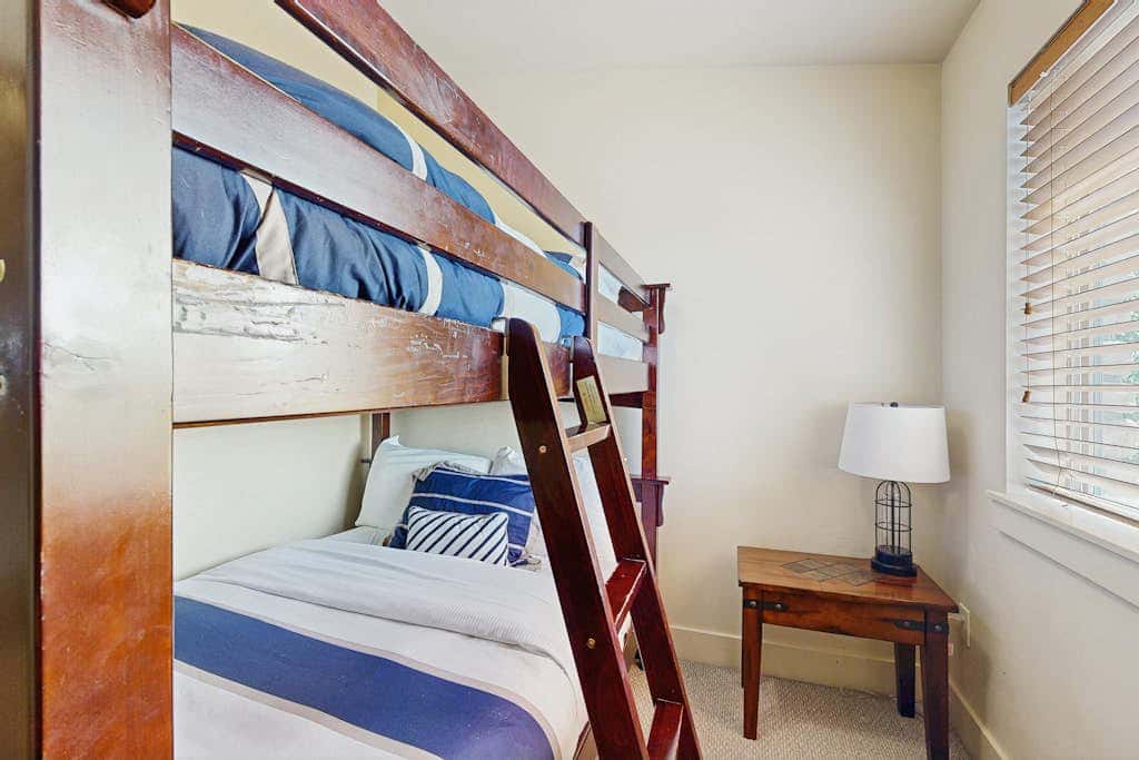 Bear Hollow Townhome with Private Hot Tub & EV Charger