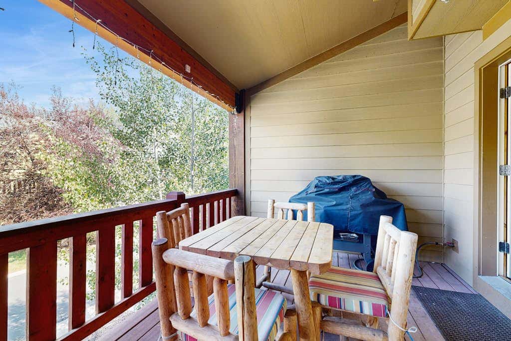 Bear Hollow Townhome with Private Hot Tub & EV Charger