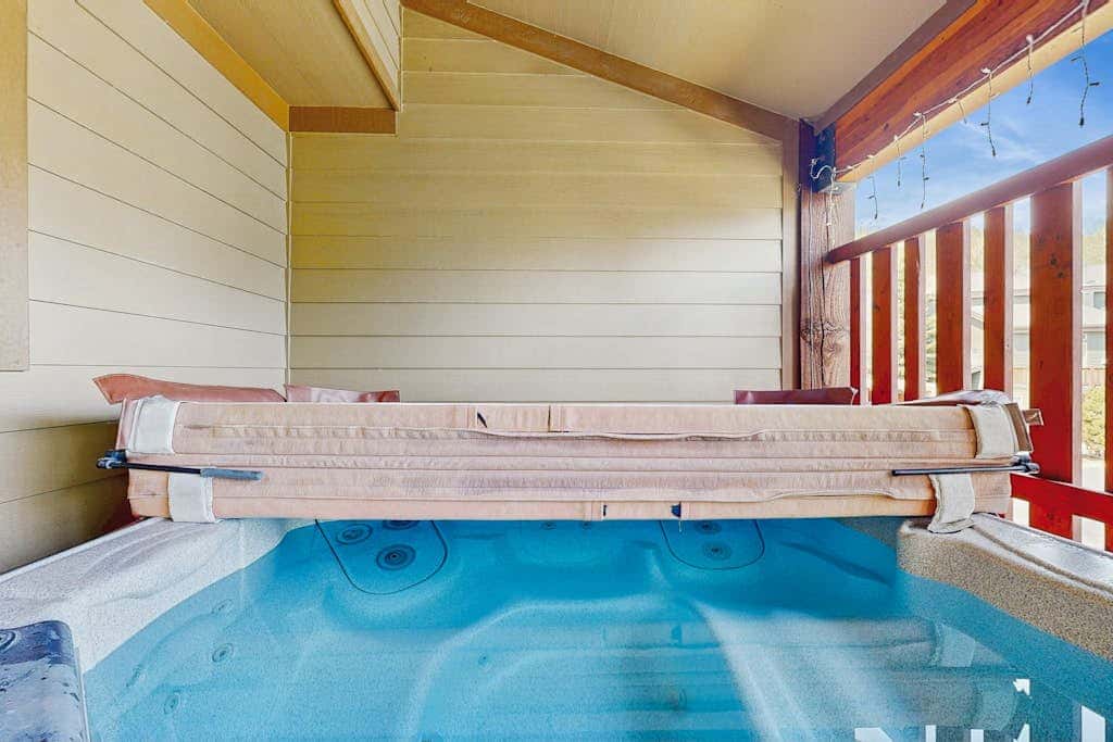 Bear Hollow Townhome with Private Hot Tub & EV Charger
