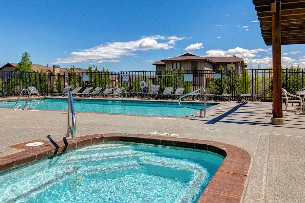 Bear Hollow Townhome with Private Hot Tub & EV Charger