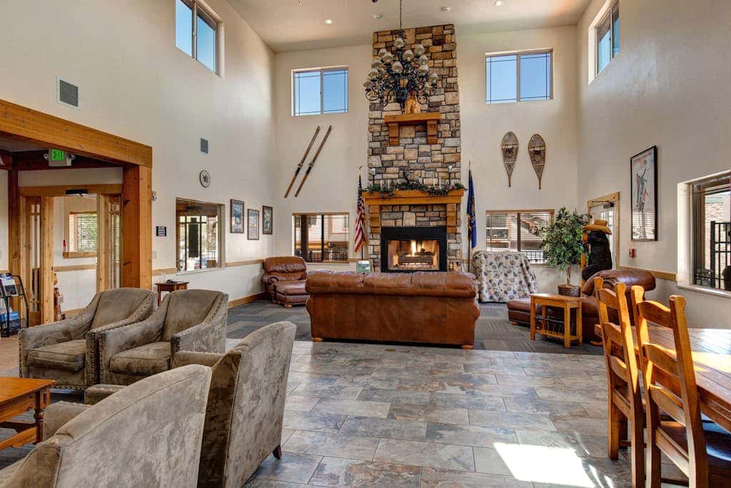 Bear Hollow Townhome with Private Hot Tub & EV Charger