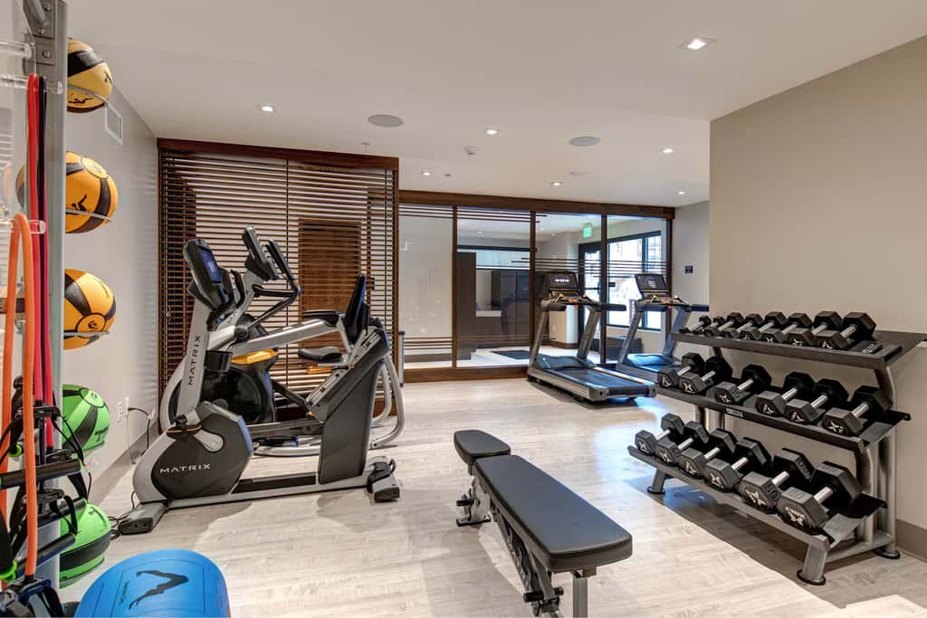 Premier Ski-in/Out Luxury Retreat w/Views & Hot Tub