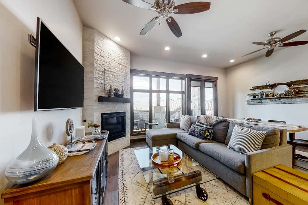 Luxe, well-appointed condo at the base of Park City Resort with hot tub & pool