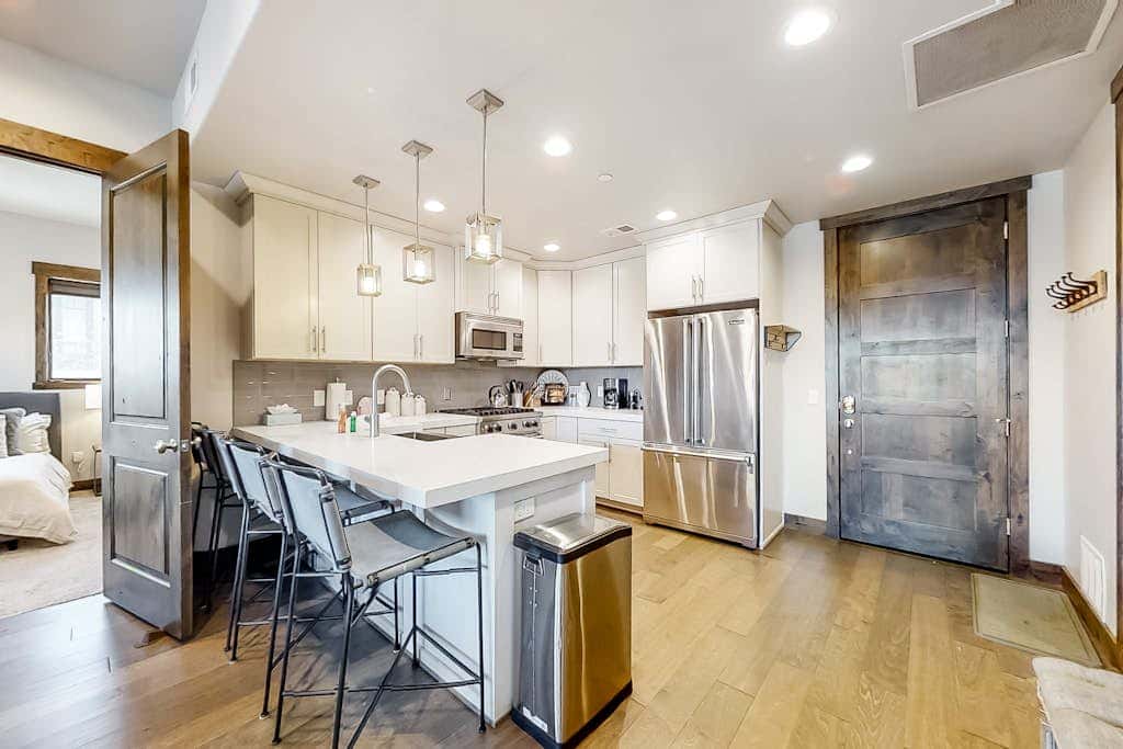 Luxe, well-appointed condo at the base of Park City Resort with hot tub & pool