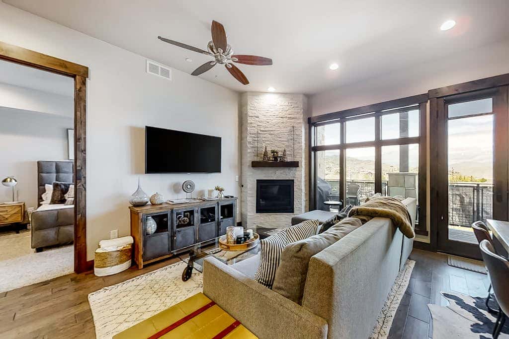 Luxe, well-appointed condo at the base of Park City Resort with hot tub & pool