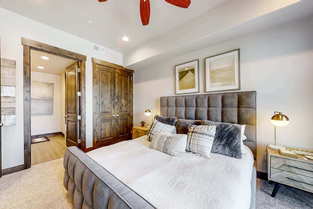 Luxe, well-appointed condo at the base of Park City Resort with hot tub & pool