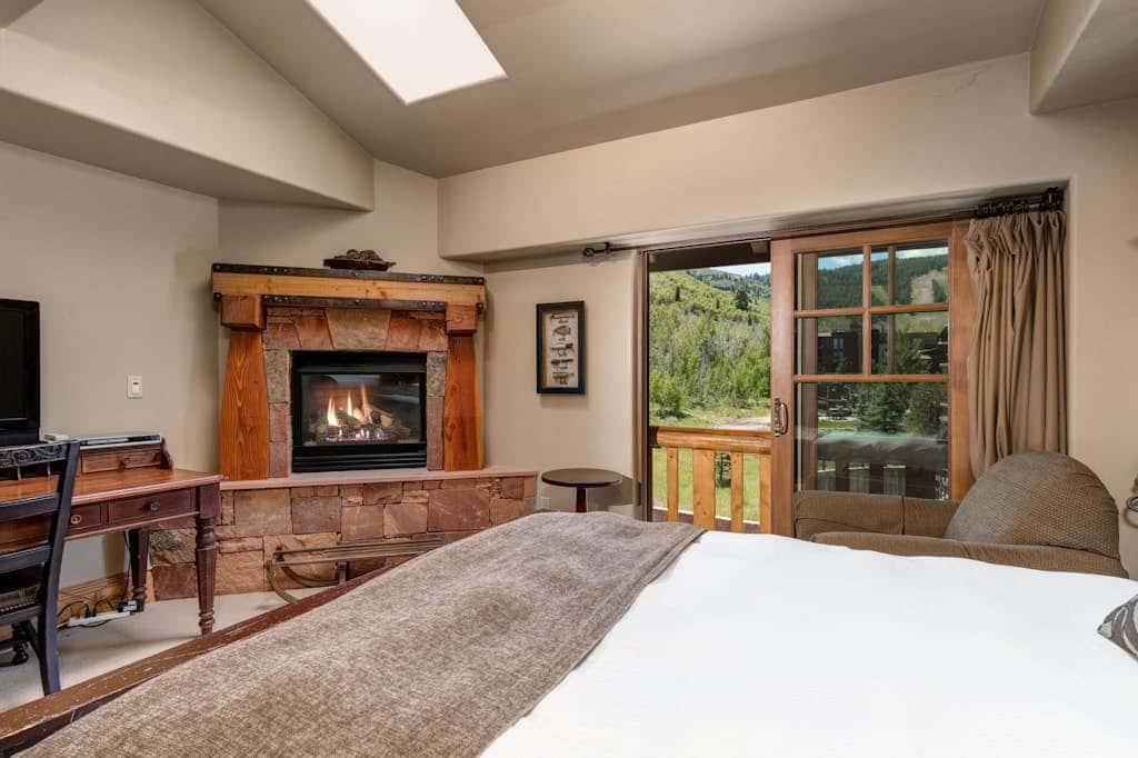 Epic view condo with fireplaces & close to everything