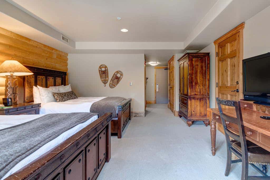 Epic view condo with fireplaces & close to everything