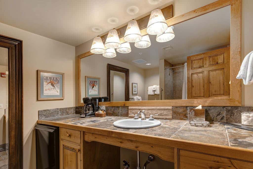 Epic view condo with fireplaces & close to everything