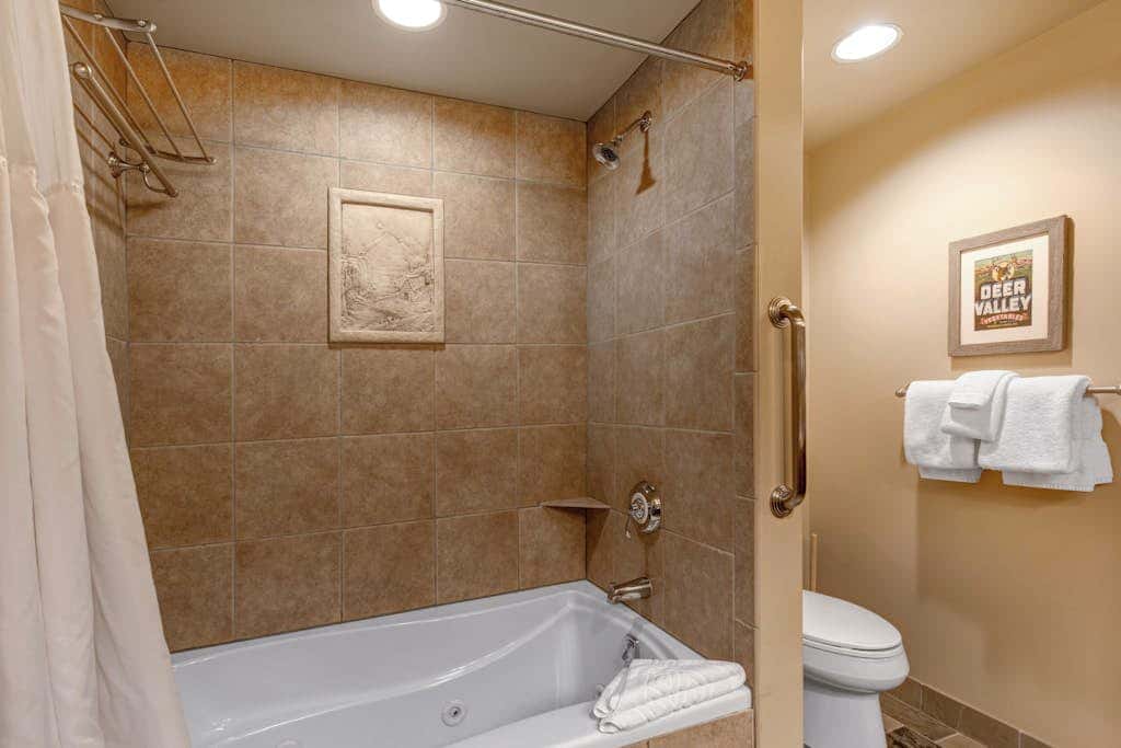 Epic view condo with fireplaces & close to everything