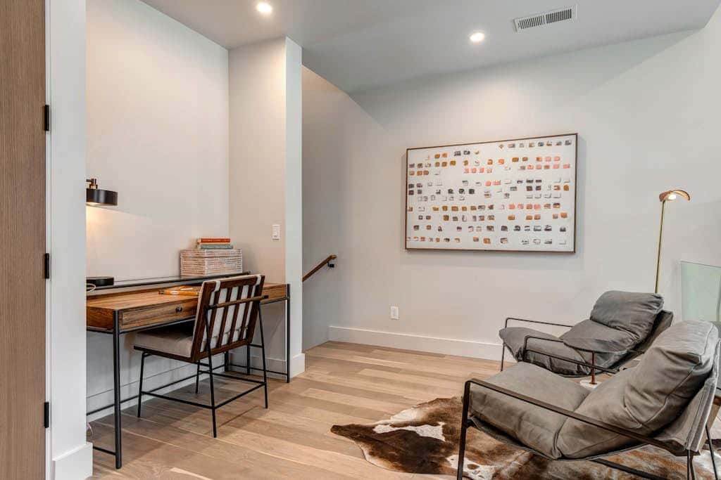 Updated home with a private hot tub, fireplace, & mountain views - dog friendly