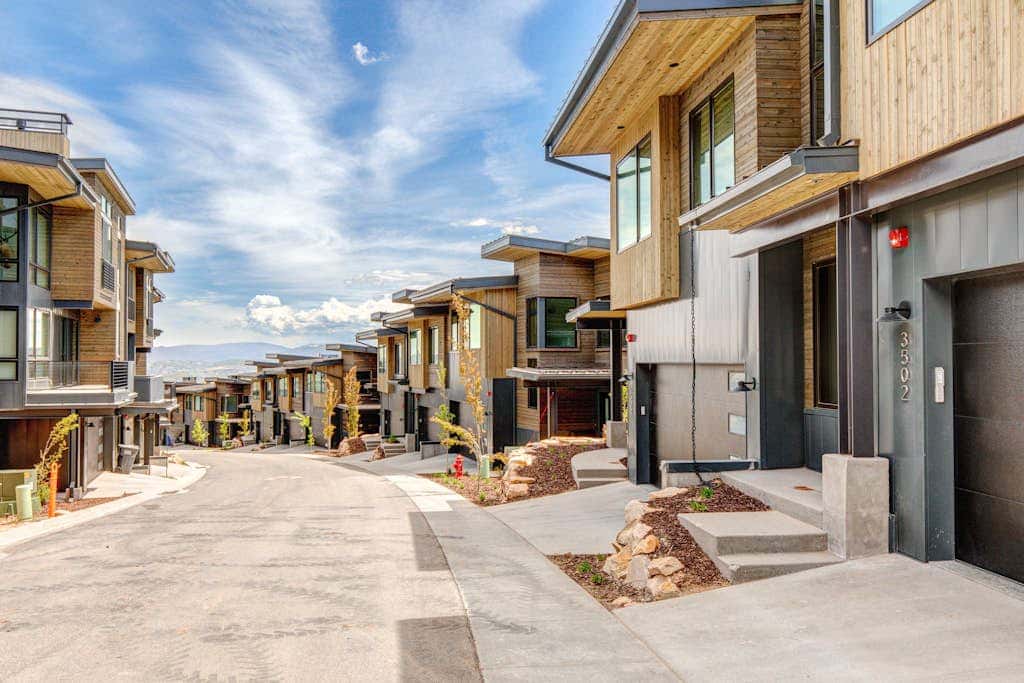 Updated home with a private hot tub, fireplace, & mountain views - dog friendly