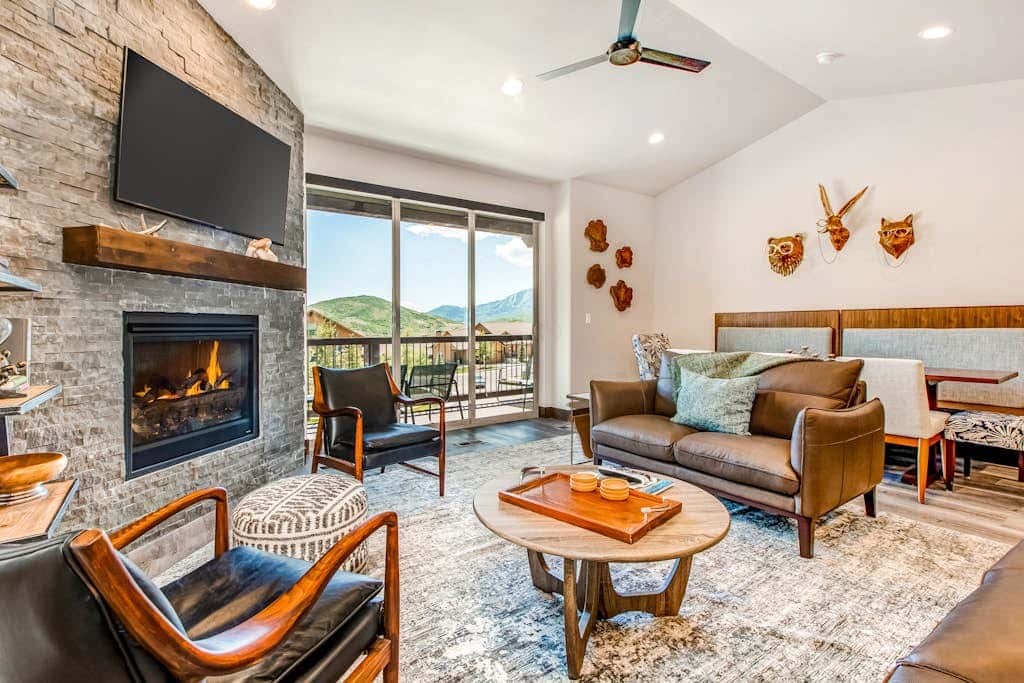 Stunning dog-friendly mountain condo with hot tub, gas grill, & AC