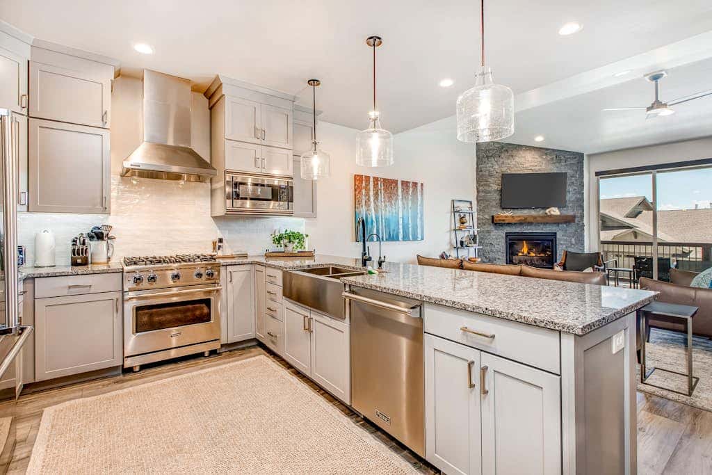 Stunning dog-friendly mountain condo with hot tub, gas grill, & AC