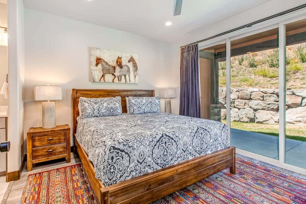 Stunning dog-friendly mountain condo with hot tub, gas grill, & AC