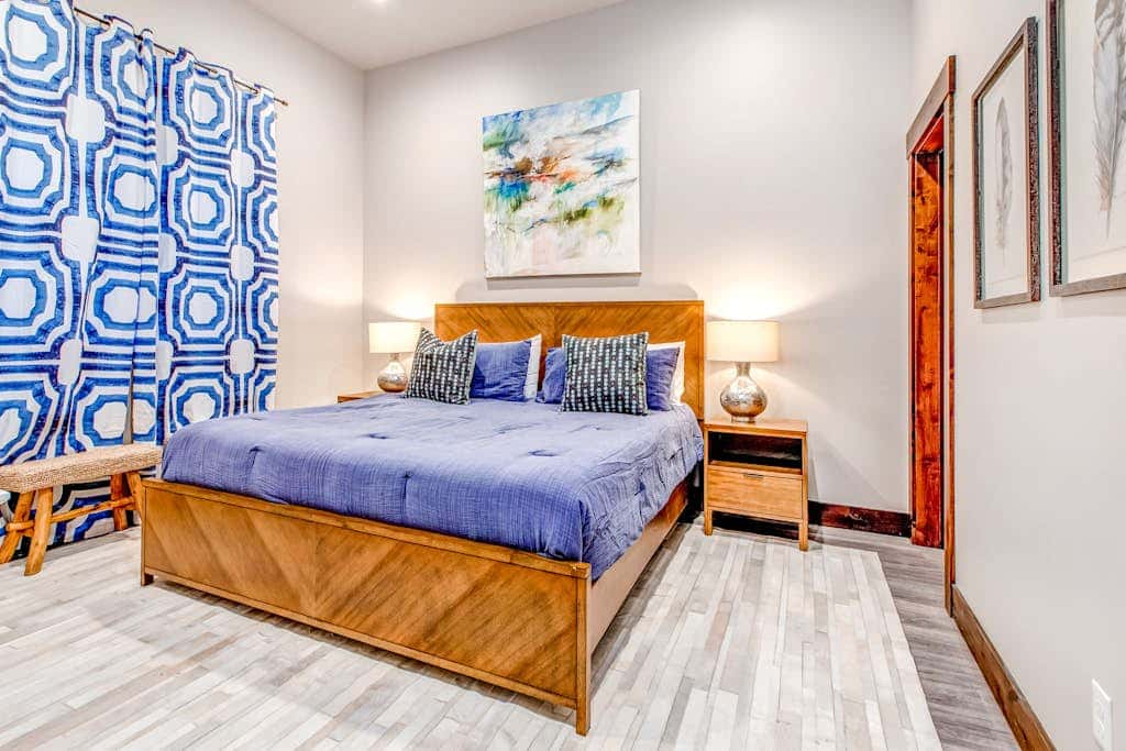 Stunning dog-friendly mountain condo with hot tub, gas grill, & AC