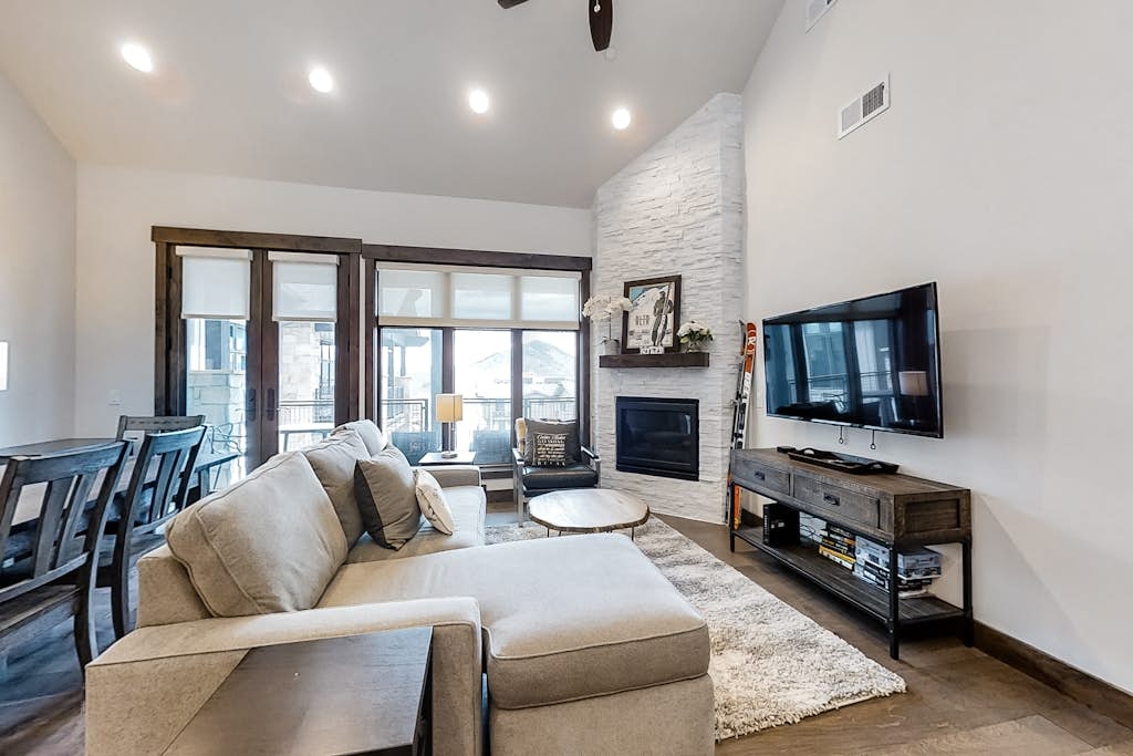 Stylish New-Build Condo | 2 Suites, Pool & Hot Tub | Walk to Cabriolet Lift