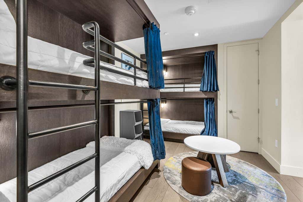 Exclusive ski-in - ski-out Penthouse with Balcony & Gorgeous Slope Views