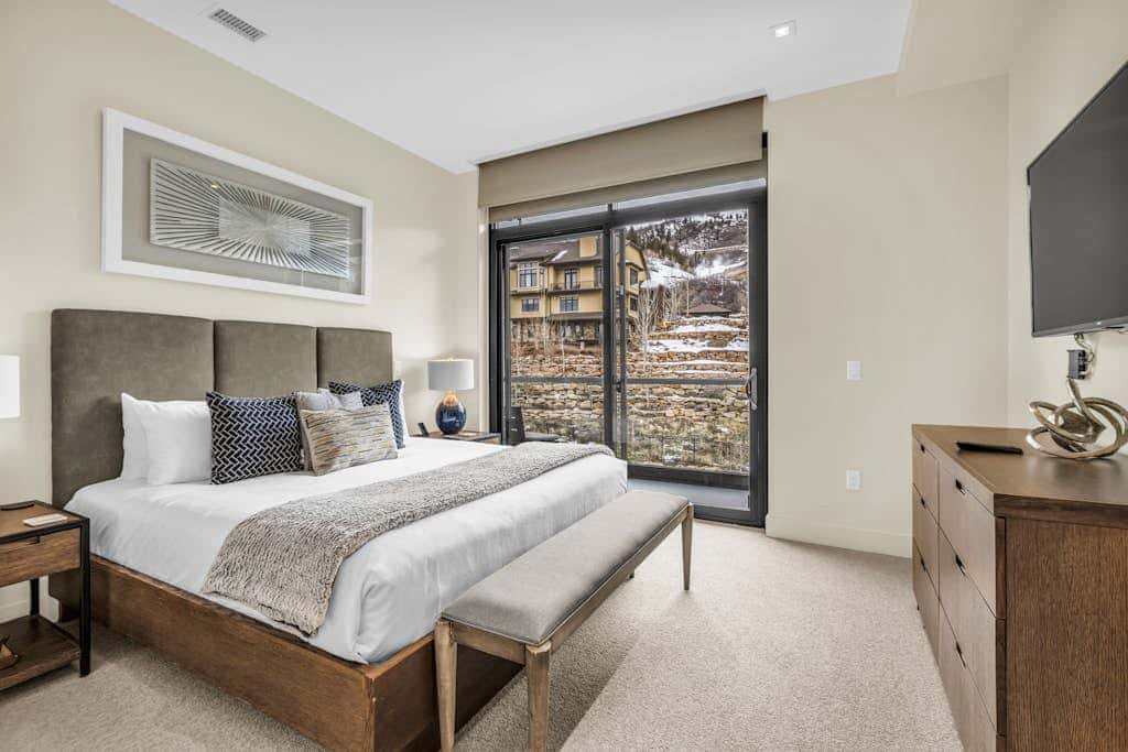 Exclusive ski-in - ski-out Penthouse with Balcony & Gorgeous Slope Views