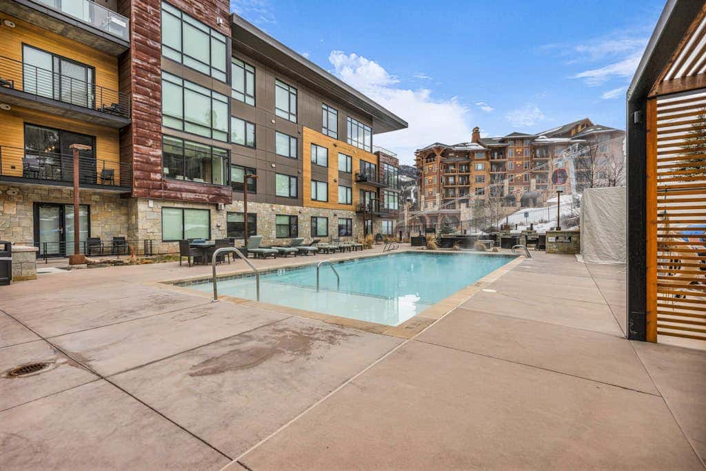 Exclusive ski-in - ski-out Penthouse with Balcony & Gorgeous Slope Views