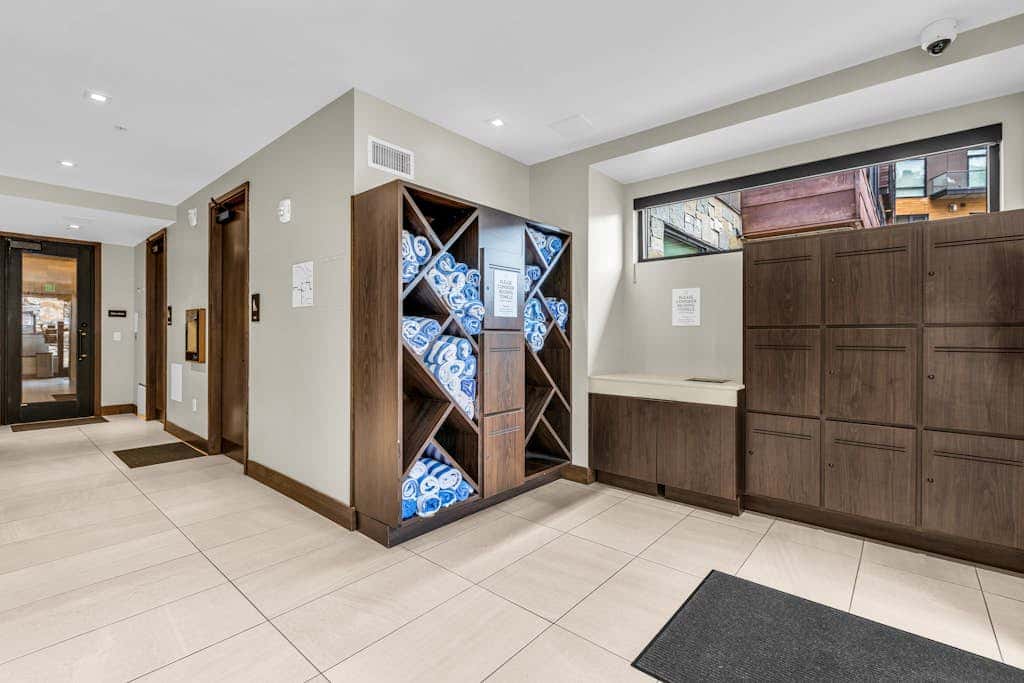 Exclusive ski-in - ski-out Penthouse with Balcony & Gorgeous Slope Views