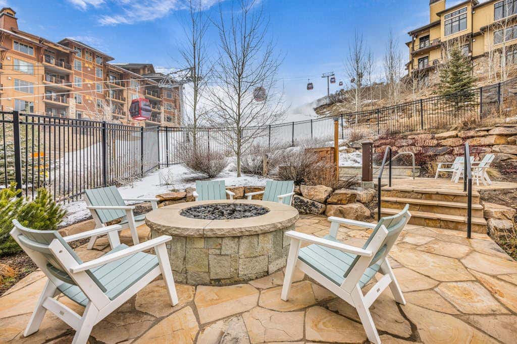 Exclusive ski-in - ski-out Penthouse with Balcony & Gorgeous Slope Views