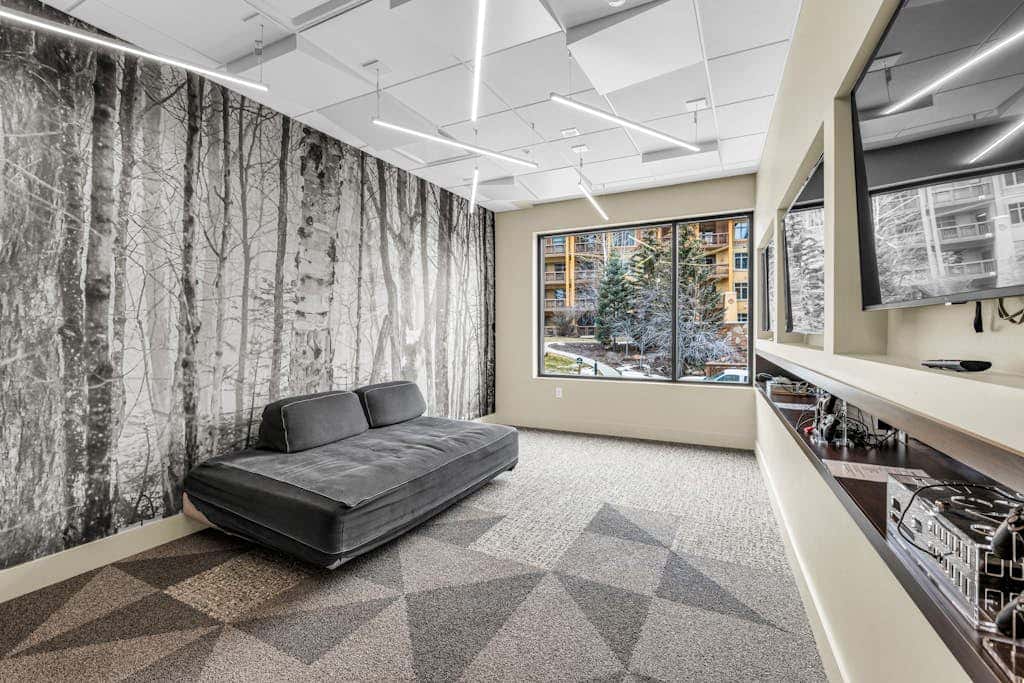 Exclusive ski-in - ski-out Penthouse with Balcony & Gorgeous Slope Views