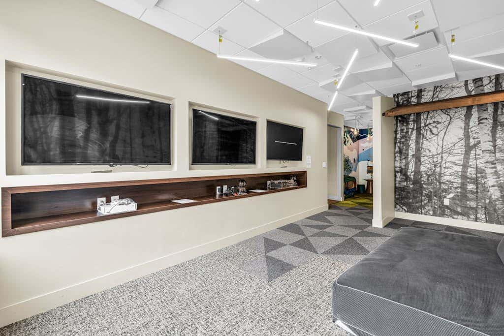 Exclusive ski-in - ski-out Penthouse with Balcony & Gorgeous Slope Views