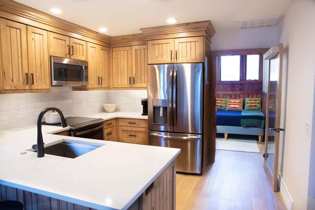 Modern mountain escape with wonderful views, pool, hot tub-minutes to skiing